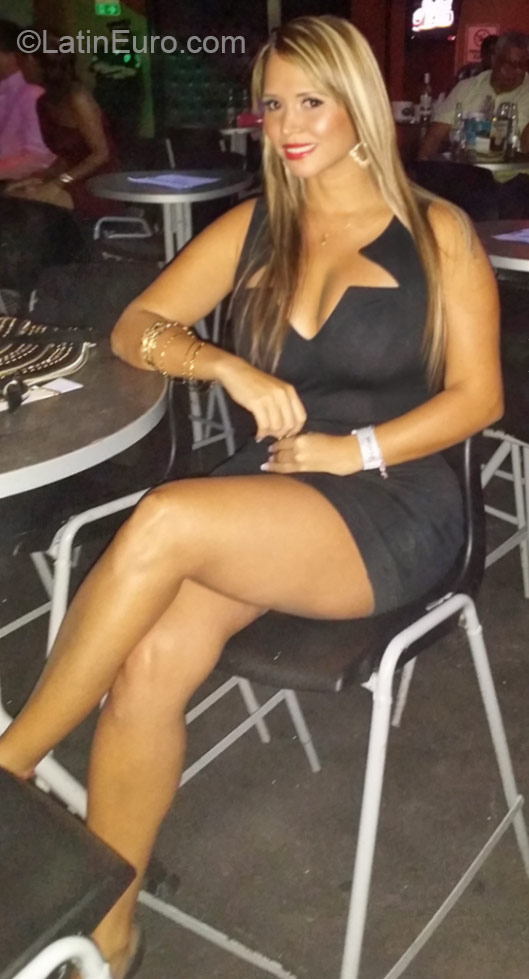Date this hard body Colombia girl Tatiana from Cali CO18309