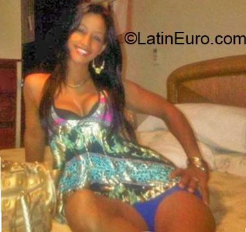 Date this nice looking Dominican Republic girl Scarlet from San Pedro De Macoris DO24048