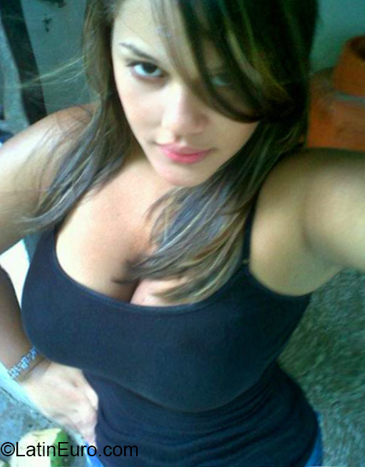 Date this young Dominican Republic girl Massiel from La Vega DO24056