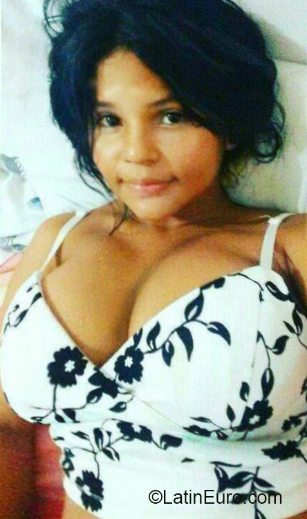 Date this stunning Colombia girl BRENDA from Cartagena CO18327