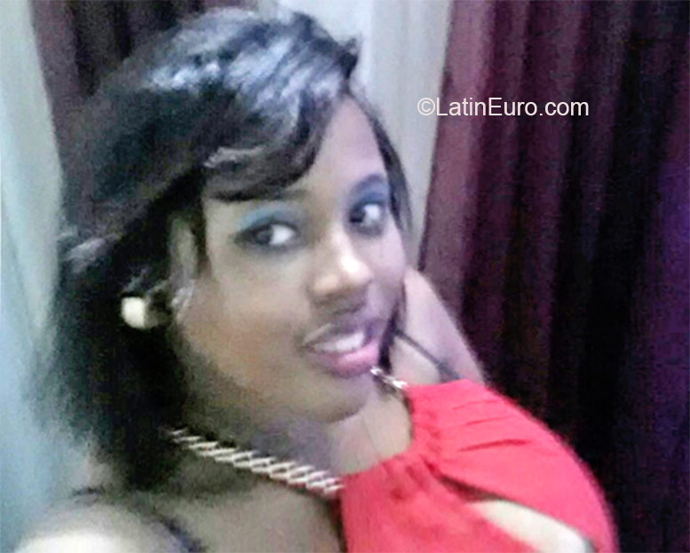 Date this foxy Dominican Republic girl Genesis from Santo Domingo DO24177