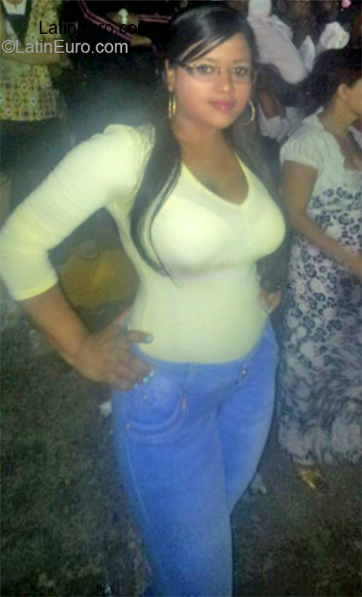 Date this stunning Dominican Republic girl Patricia from Santo Domingo DO24178