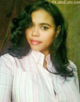 Date this hot Dominican Republic girl Yamile from Santo Domingo DO24249