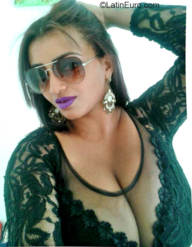 Date this happy Brazil girl Alana from ilheus BR9537