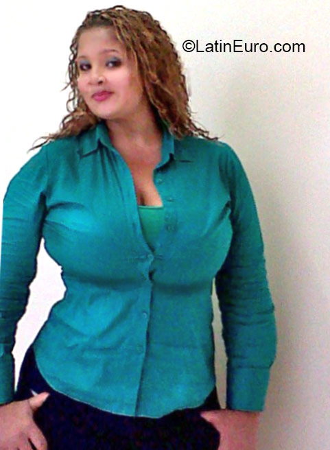 Date this stunning Dominican Republic girl Brianny from Santiago DO24349