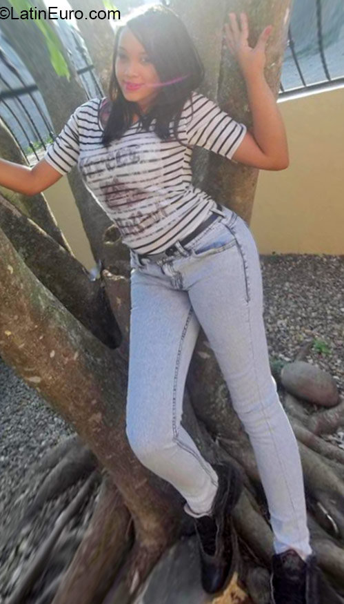 Date this charming Dominican Republic girl Cami from La Vega DO24370