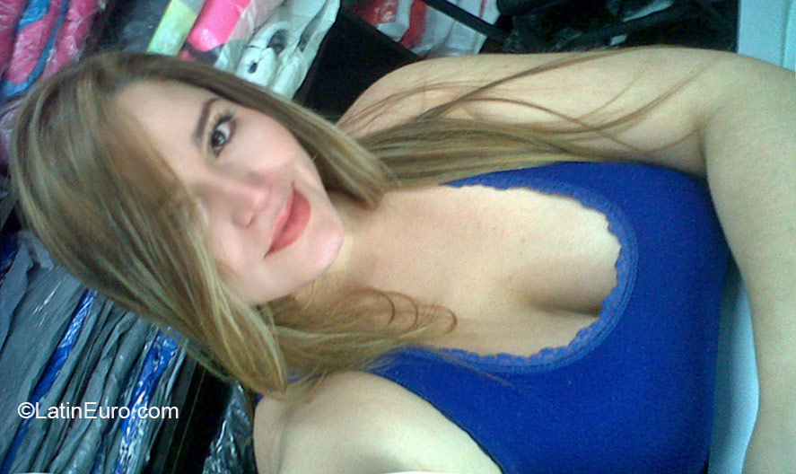 Date this pretty Colombia girl Luisa from Bogota CO18460