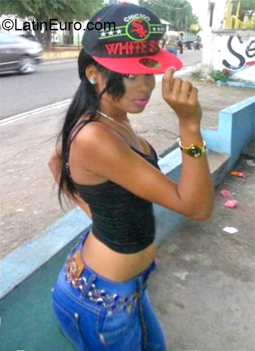 Date this exotic Dominican Republic girl Maria isabel from Santo Domingo DO24480