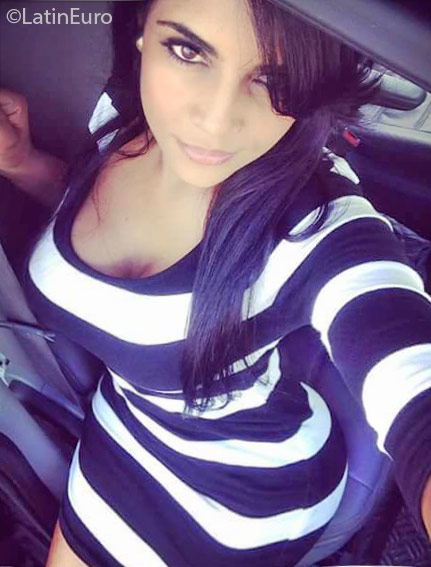 Date this voluptuous Dominican Republic girl Gleny from Santiago DO24636