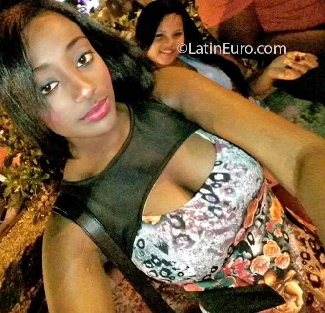 Date this young Dominican Republic girl Brenda from Santo Domingo DO24692