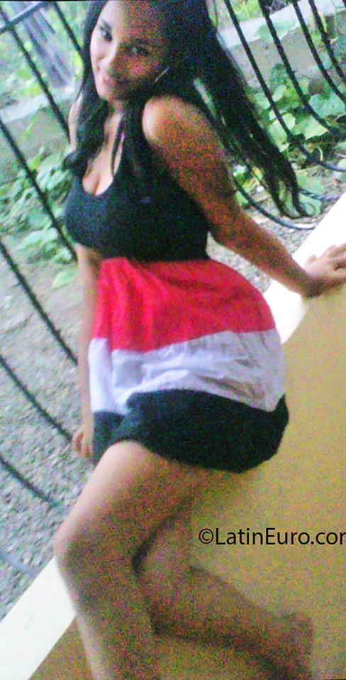 Date this lovely Dominican Republic girl Camy from La Vega DO24700