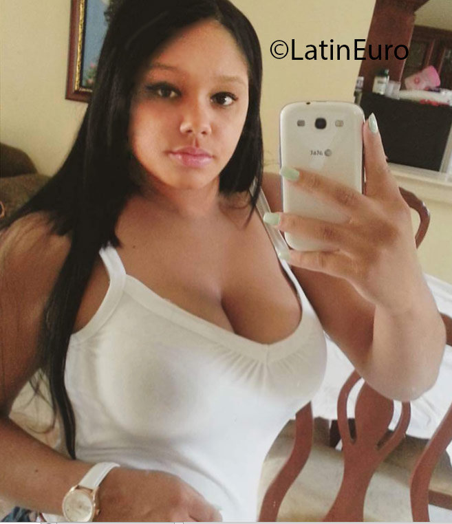 Date this beautiful Dominican Republic girl Katherin from Santiago DO24701