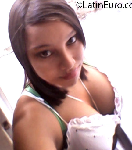 Date this attractive Dominican Republic girl Mardeles from Santiago DO24749