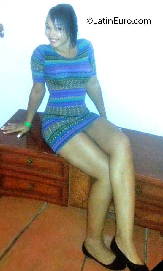 Date this sultry Dominican Republic girl Abigail from Santiago DO24829