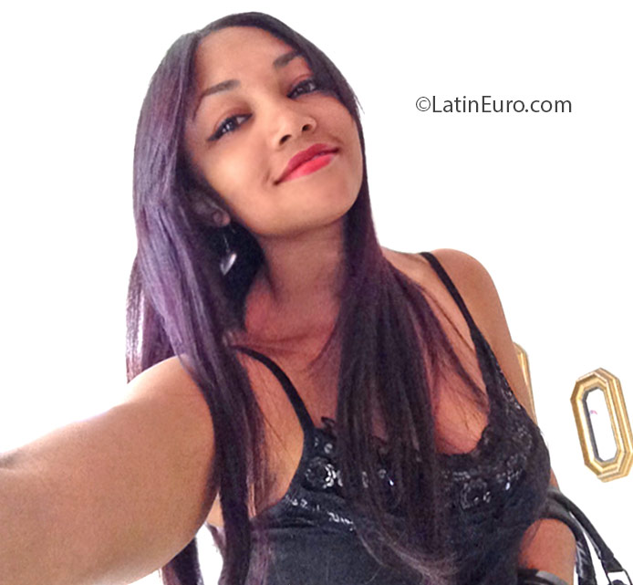 Date this lovely Dominican Republic girl Yahairia from Santiago DO24891