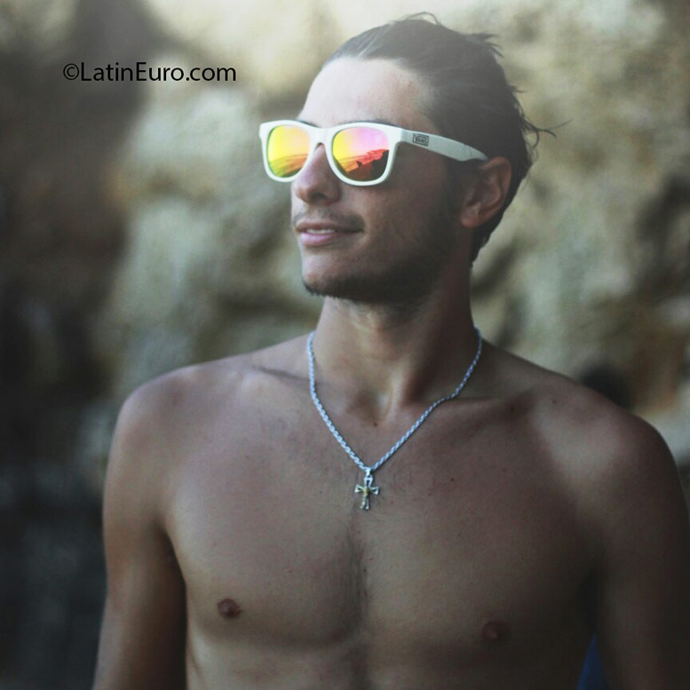 Date this stunning Dominican Republic man Alessandro from La Romana DO24898