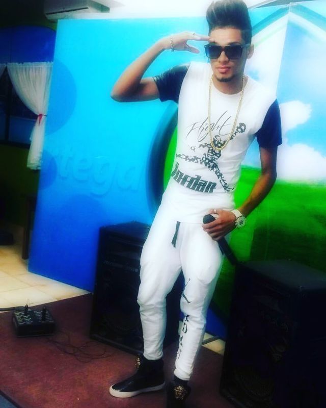 Date this nice looking Dominican Republic man Edwin from Santo Domingo DO24899