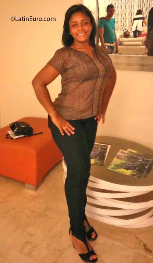 Date this georgeous Dominican Republic girl Margarita from Santo Domingo DO24901