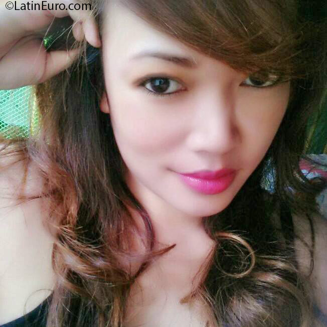 Date this athletic Philippines girl Riane from San Pablo City PH873