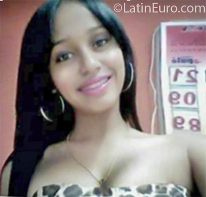 Date this charming Dominican Republic girl Clarisa from Santiago DO24918