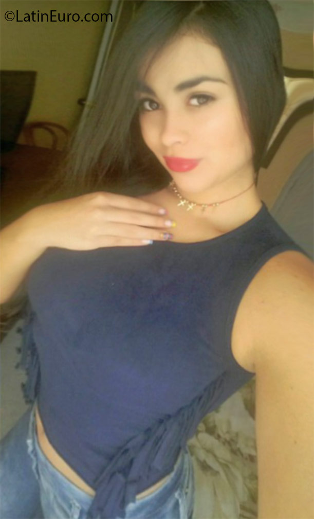 Date this fun Colombia girl Yuli from Pereira CO18678