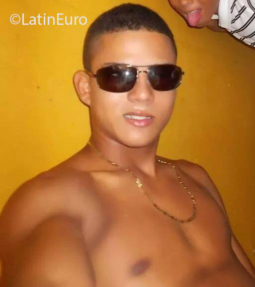 Date this charming Colombia man Javier from Barranquilla CO18696