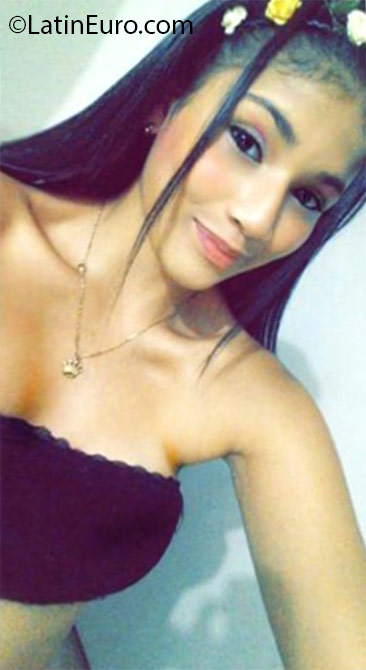 Date this fun Colombia girl Tatiana from Cali CO18708