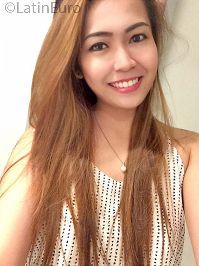 Date this foxy Philippines girl Ashlyn from Manila PH883