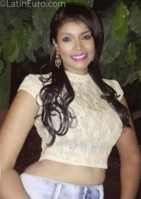 Date this stunning Colombia girl Milagros from Santa Marta CO18744