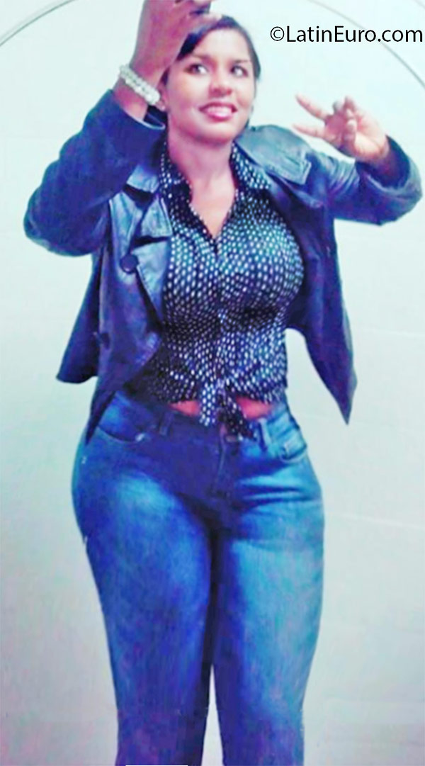 Date this attractive Dominican Republic girl Solange from Santo Domingo DO25183