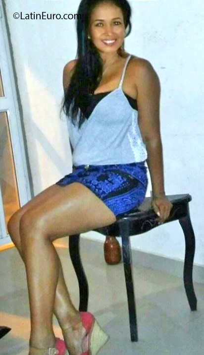 Date this good-looking Colombia girl Verlis from Cartagena CO18773