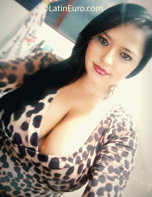 Date this hot Colombia girl Sandy from Medellin CO18781