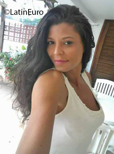 Date this good-looking Brazil girl Beatriz from Rio De Janeiro BR9624