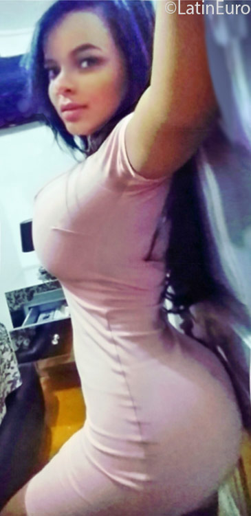 Date this lovely Dominican Republic girl Ashly from Maria Trinidad DO25322