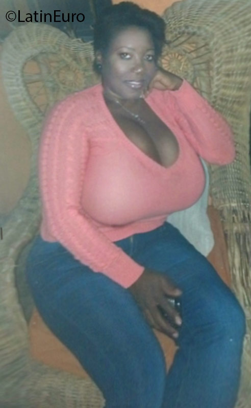 Date this young Dominican Republic girl Mireya from Santo Domingo DO25342