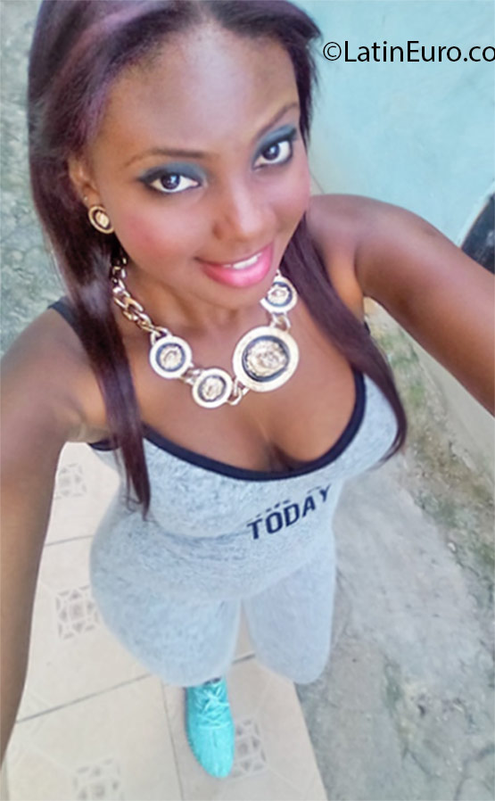 Date this attractive Dominican Republic girl Marlene from Santo Domingo DO25411
