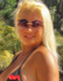Date this voluptuous Brazil girl Andrea from Sao Paulo BR9636