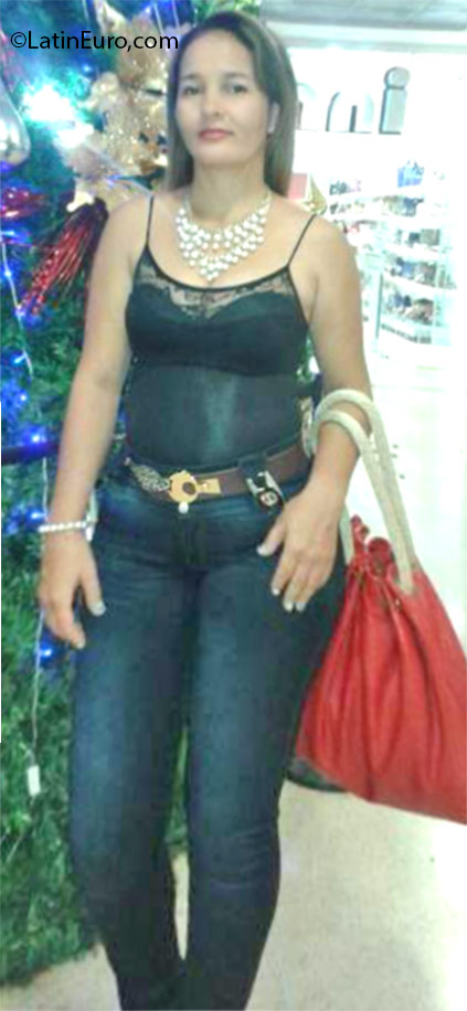 Date this gorgeous Colombia girl Ganeth from Valledupar CO18848