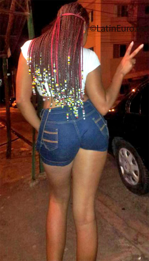 Date this hard body Dominican Republic girl Ana teresa from Santo Domingo DO25527