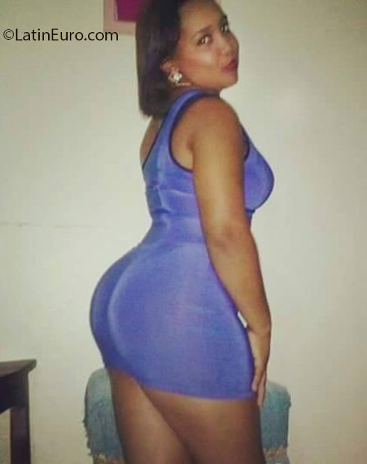 Date this lovely Dominican Republic girl Yolania from Bonao DO25553