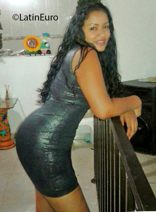 Date this passionate Colombia girl Paola from Buenaventura CO18872