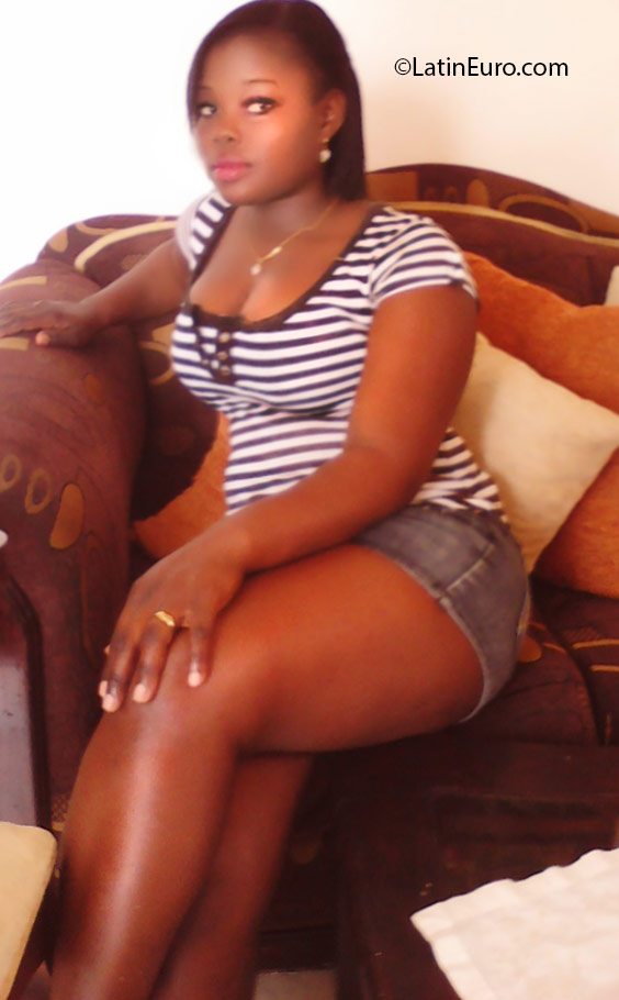 Date this lovely Dominican Republic girl Ana from Santo Domingo DO25588