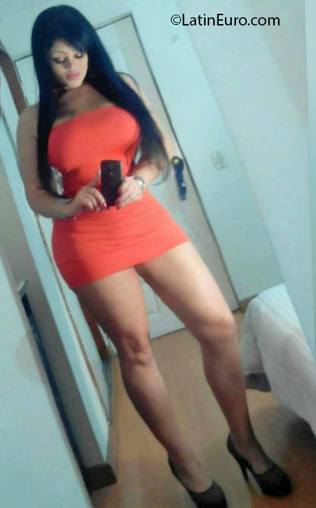 Date this stunning Colombia girl Monica from Bogota CO18880