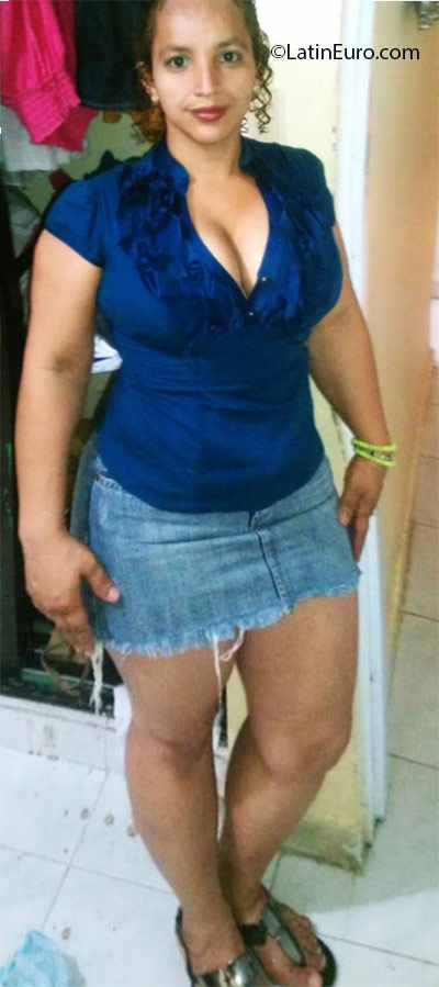Date this pretty Dominican Republic girl Ana from Santiago DO25638