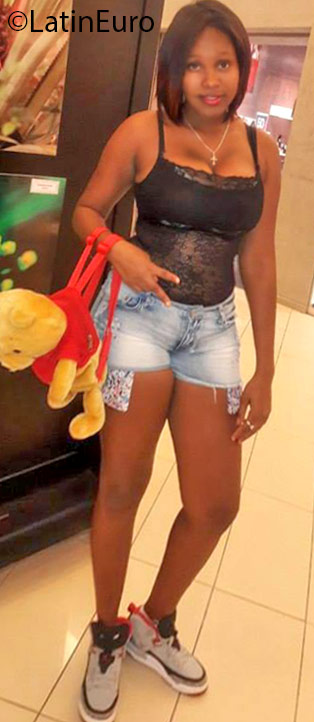 Date this delightful Dominican Republic girl Nathaly from Santo Domingo DO25665