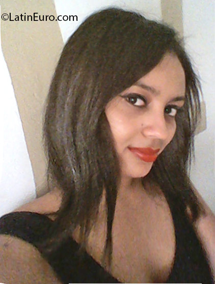 Date this pretty Honduras girl Stefeny from Puerto Cortes HN2159