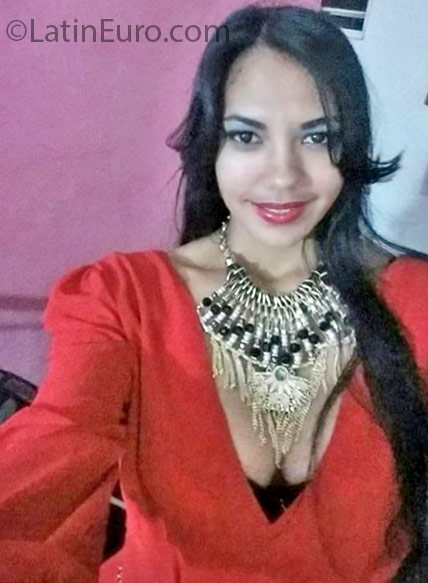 Date this gorgeous Dominican Republic girl Eleidie from La Vega DO25692