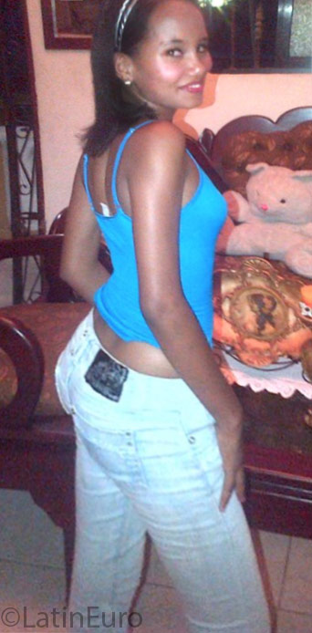 Date this gorgeous Dominican Republic girl Idalina from Santiago DO25694