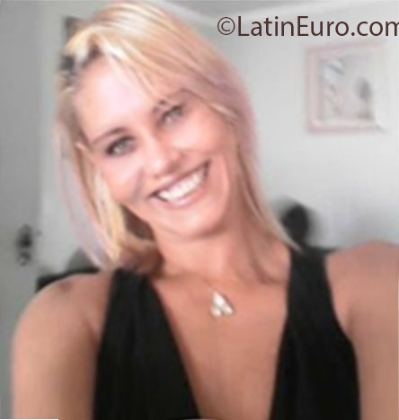 Date this pretty Brazil girl Patricia from Salvador BR9657