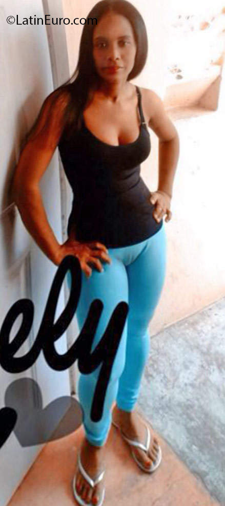 Date this foxy Dominican Republic girl Emilia from Santiago DO25869